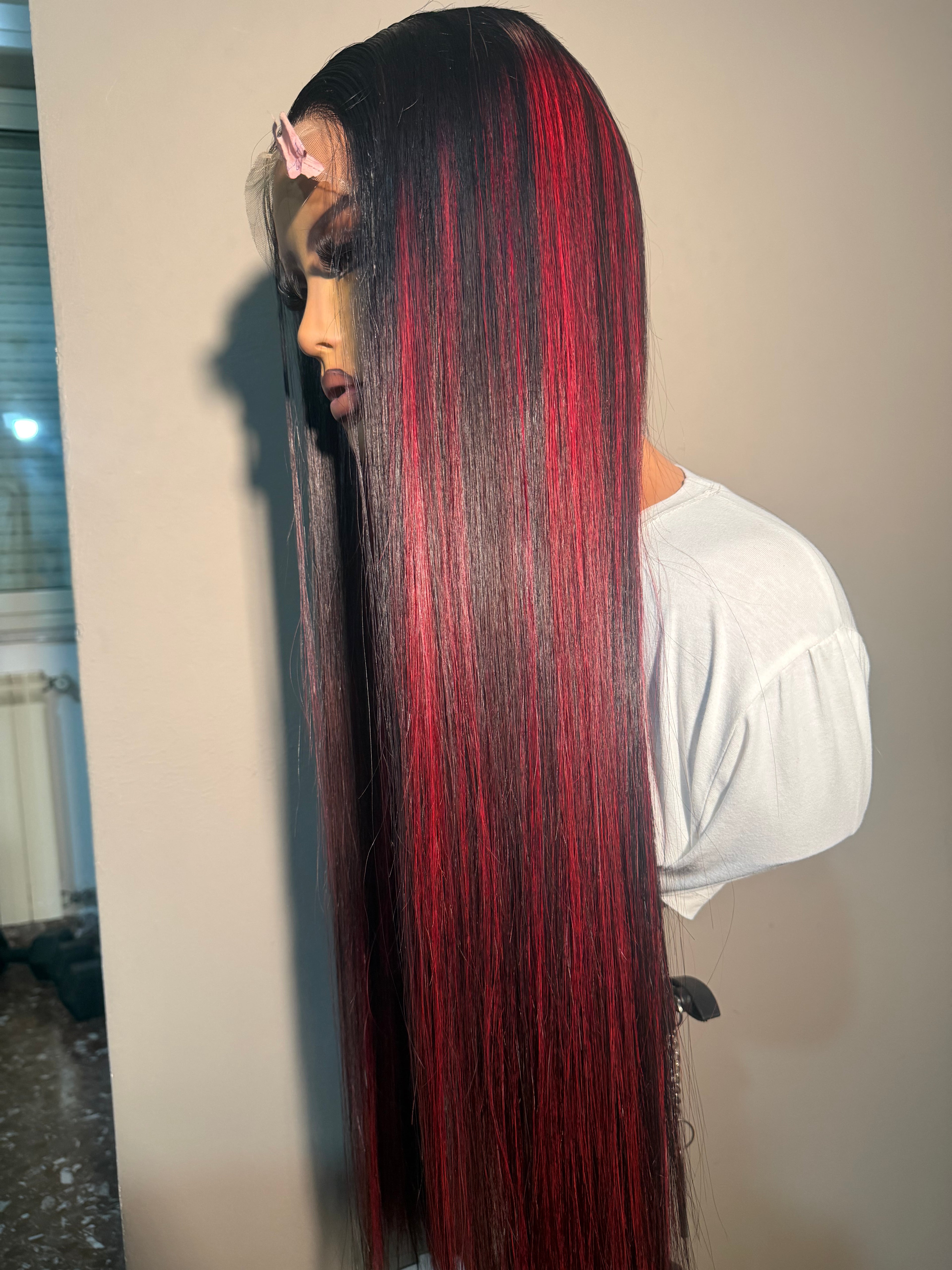 Vietnam bonestraight 24 inches with a 5x5 closure red mix with black
